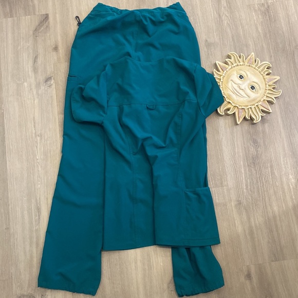 Cherokee IFLEX Flawless ScrubSet - Picture 4 of 4